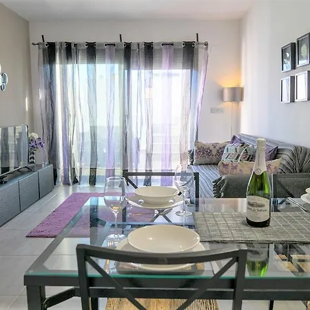 Fantastic 2 Bed In Modern Complex In